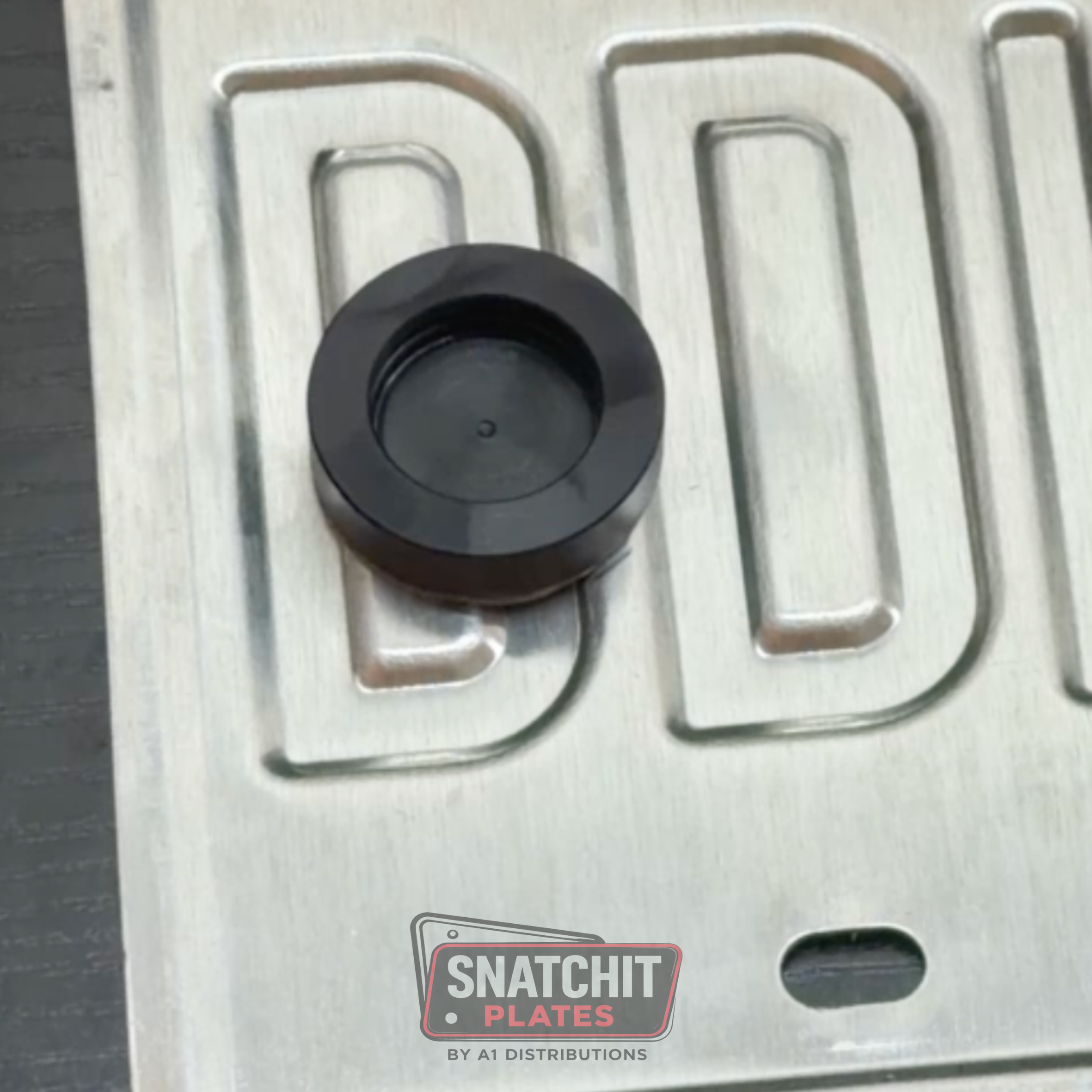 Snatchit Magnetic License Plate Holder